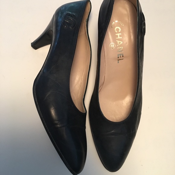 Chanel Vintage pump, logo on side, navy - Picture 3 of 8